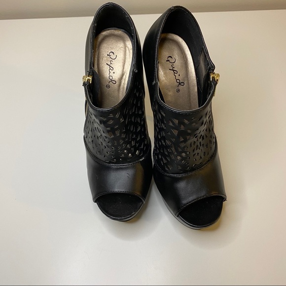 🚫SOLD🚫 Black Qupid Perforated Peep Toe High Heel - Picture 2 of 6